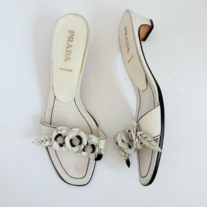 Vintage Prada White Leather Floral appliqué Slide Sandals Kitten Heel EU 38
